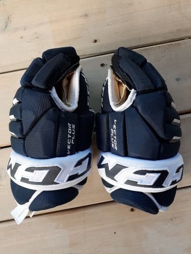 Used CCM Vector Gloves 13"