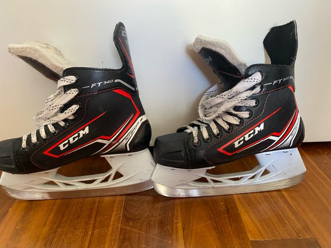Youth Used CCM JetSpeed FT340 Hockey Skates Regular Width Size 3
