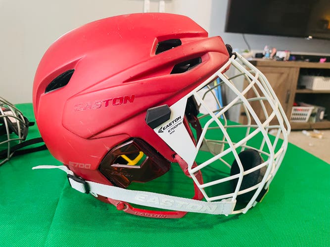 Medium Easton E700 hockey helmet medium