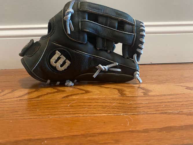 Used Wilson A2000 Superskin Right Hand Throw Infield Wrist Velcro Baseball Glove 11.75"