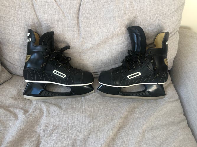 Senior New Bauer Supreme 5000 Hockey Skates Regular Width Size 9.5