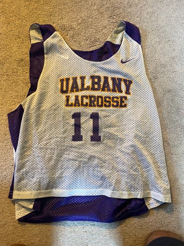 Albany Number 11 Pinnie