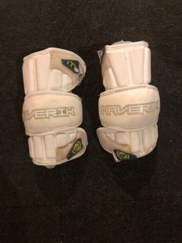 Like New Medium Maverik M4 Arm Pads