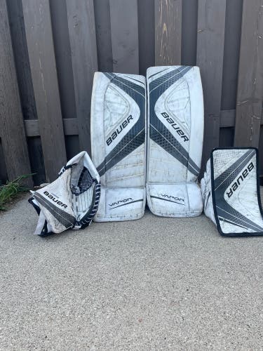 31" Bauer  Vapor X900 Goalie Leg Pads