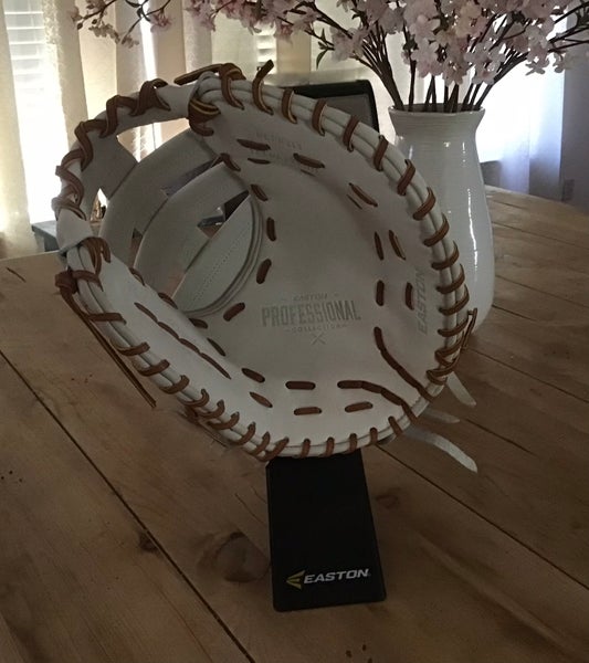 Brand New! Never used! Easton PCFP313 Pro Fastpitch 1st Base Mitt