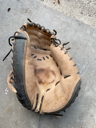 Catcher's 33" CM3000SBT Baseball Glove