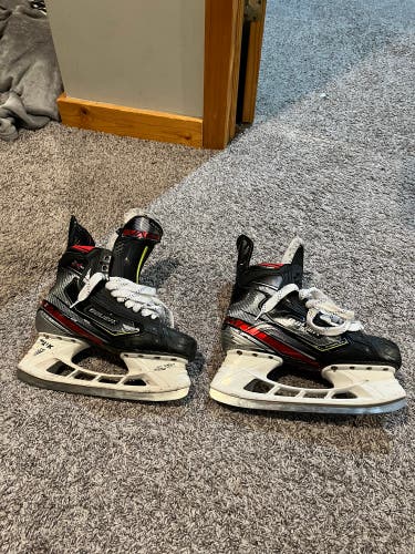 Used Bauer Regular Width  Size 8 Vapor 2X Pro Hockey Skates