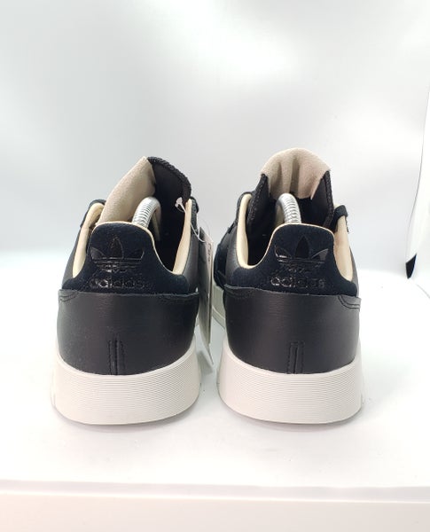 adidas gazelle silver green womens EYTYS Trophy Black Leather Sneaker