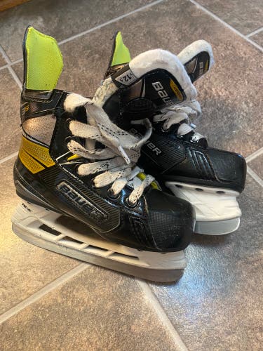Used Bauer Regular Width Size 12.5 Supreme 3S Hockey Skates