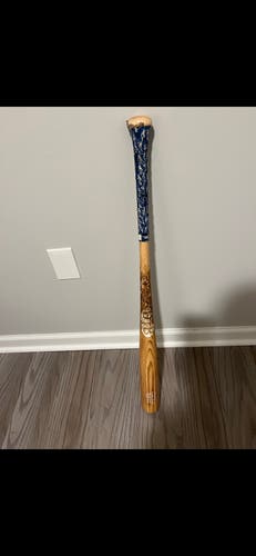 Used Dovetail (-3) 31 oz 34" Bat