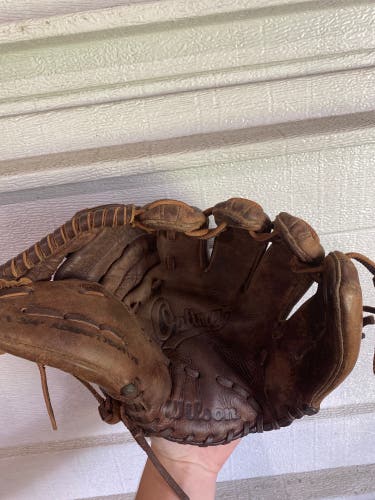 Used Infield 11.75" A800 Baseball Glove