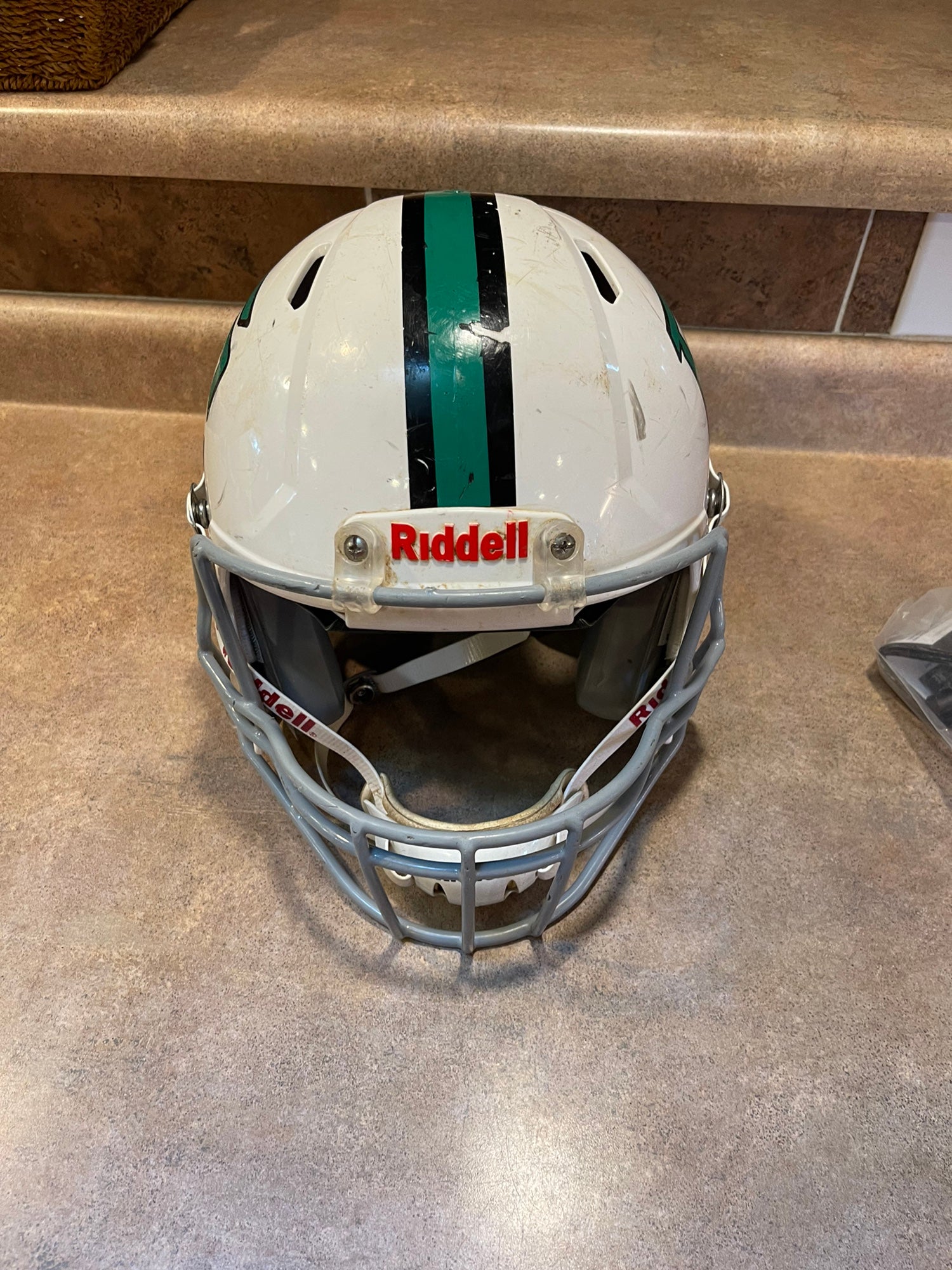 Riddell Victor-i Youth Helmets - Sport House