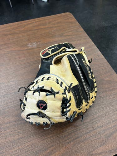 Right Hand Throw 33" CM3000SBT Catcher's Glove