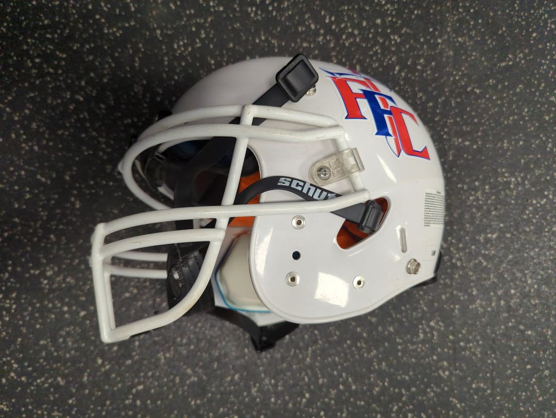 G38 Schutt Recruit Youth Hybrid D30 Football Helmet S White FAST SHIP 