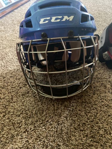 Used Medium CCM Vector V08 Helmet