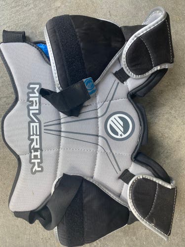 Maverick Charger Lacrosse Youth Large Shoulder Pads