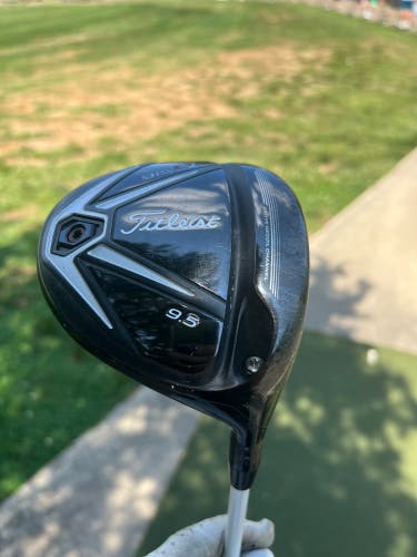 Men's Right Handed Stiff Flex 9.5 Loft 915D3 Driver