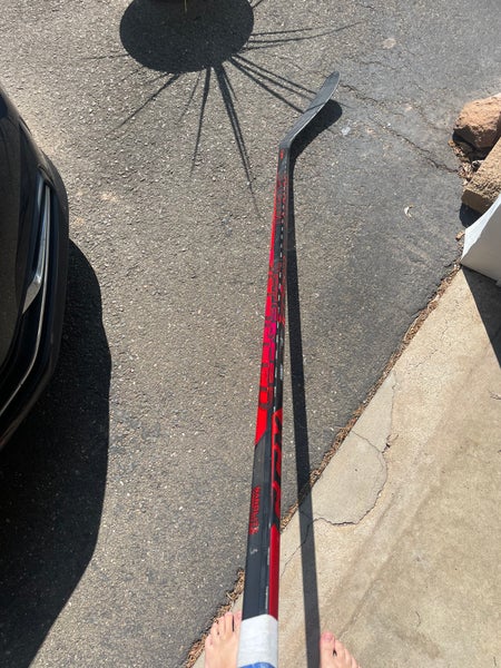 Senior Right Handed P28 Pro Stock Jetspeed FT4 Pro Hockey Stick
