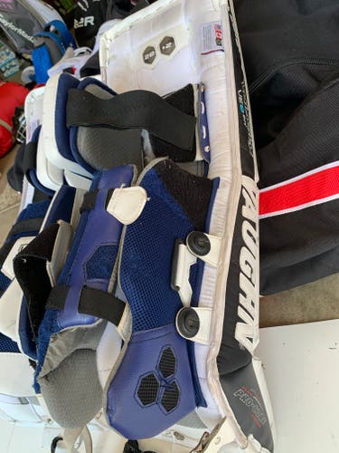 Used 28" Vaughn Velocity VE8 Goalie Leg Pads