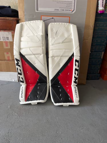 33" CCM  Eflex 5 Goalie Leg Pads