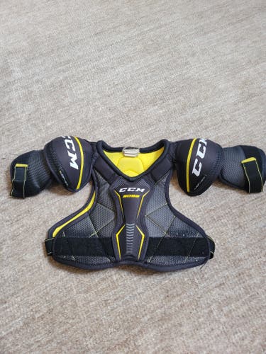 Used Junior Small CCM Tacks 3092 Shoulder Pads