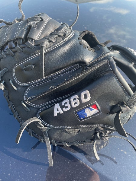 Used Right Hand Throw Wilson A360 Catcher's Glove 31.5"