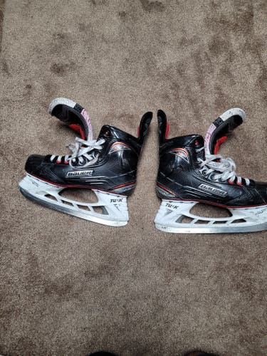 Senior Used Bauer Vapor X500 Hockey Skates Extra Wide Width Size 7.5