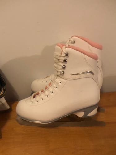 Used Jackson Figure Skates Size 8