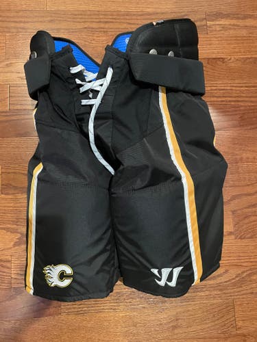 Calgary Flames Warrior Covert QRL Hockey Pants, Pro Stock