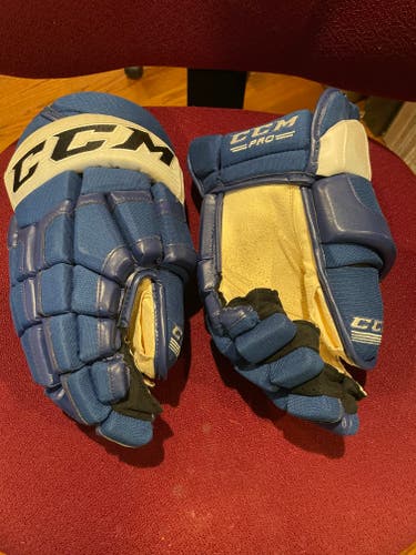 Tampa Bay Lightning CCM HG55 Gloves 14" Pro Stock