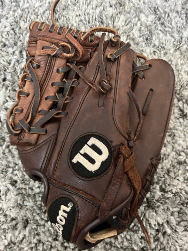 Outfield 11.75" A950 Baseball Glove
