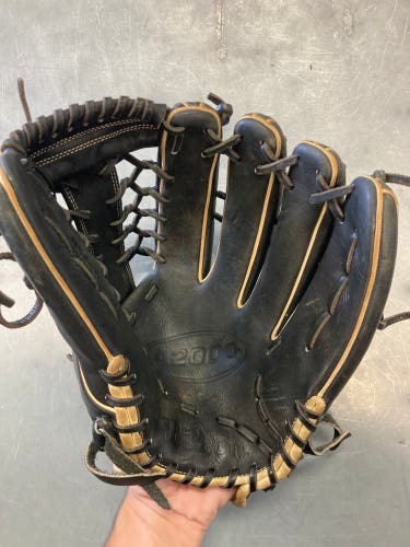 Wilson Black A2000 KP92 Model 12.5” Glove Right Hand Throw Used *Amazing Shape!*