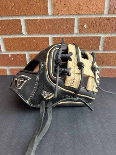 Goin Yard. Infield 11.5" Pro series Baseball Glove