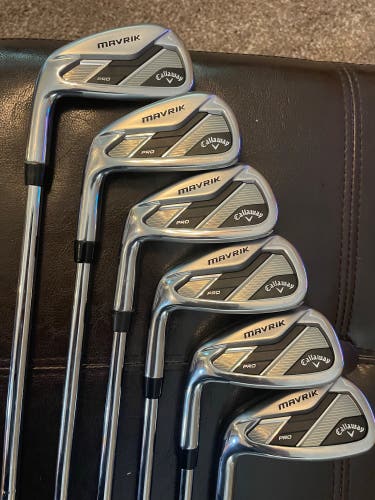LH Callaway Mavrik Pro iron set 6-PW, AW