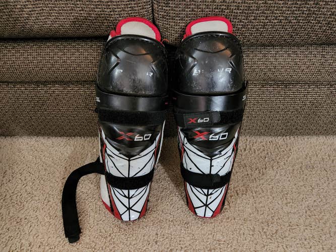 Used Bauer Vapor X 60  Junior Medium 11" & Used Bauer Vapor X 7.0  Junior Large 12" Shin Pads