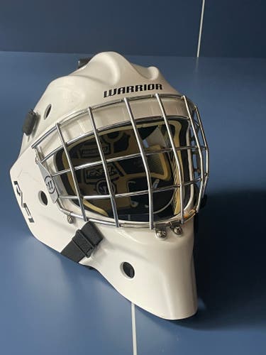 Senior Used Warrior Goalie Mask - SMALL