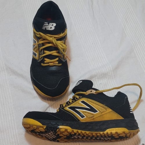 NEW BALANCE BASEBALL TURF SHOES MENS 7.5 M CLEATS SPIKES