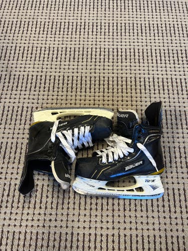 Used Bauer Regular Width  Size 6 Supreme Total One Hockey Skates