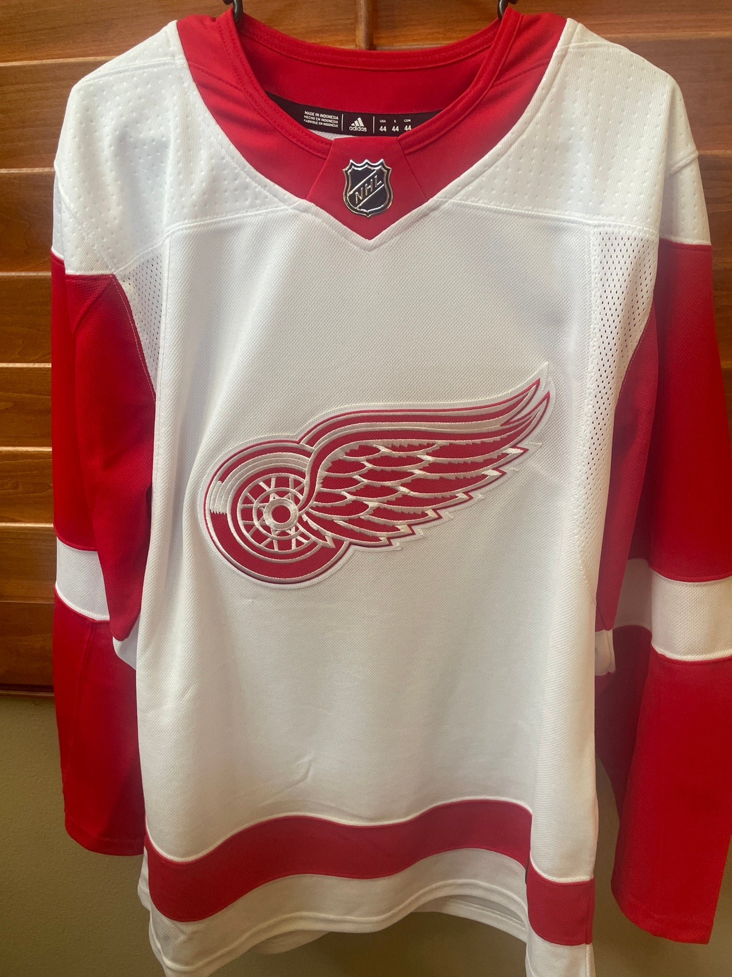  adidas Red Wings Away Authentic Pro Jersey - Men's Hockey 44  White/Red : Sports & Outdoors
