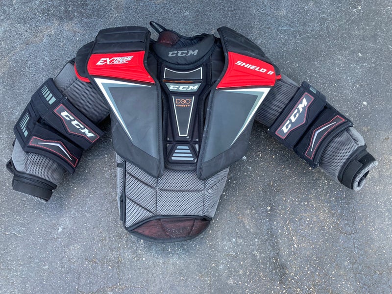 Used Medium CCM Extreme Flex Shield II Goalie Chest Protector