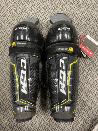 CCM Tacks 9080 14” Shin pads
