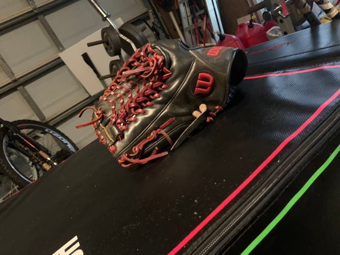 Pitcher's 12.25" A2000 Baseball Glove