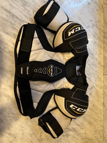 Senior Small CCM Tacks 1052 Shoulder Pads