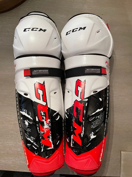 CCM Jetspeed FT4 pro Shin Pads