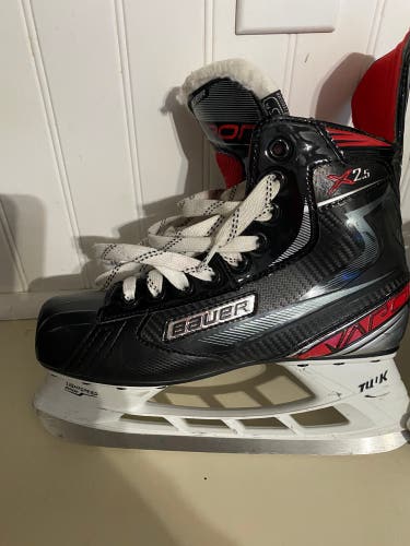 Bauer  Size 5 Vapor X2.5 Hockey Skates
