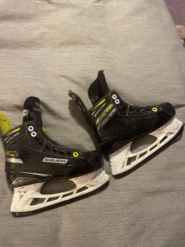 Used Bauer Regular Width Size 3 Supreme Ignite Pro Hockey Skates