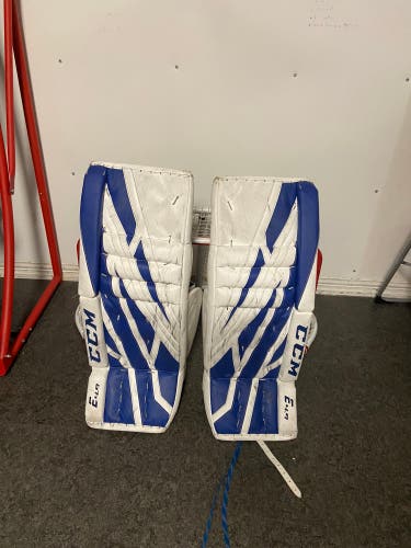 31" CCM Extreme flex 4.9 Goalie Leg Pads