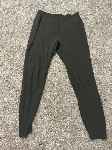 Lululemon Medium Joggers Olive 30’