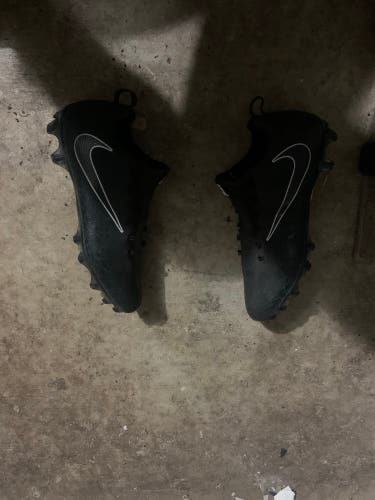Black Men's Molded Cleats Low Top Vapor