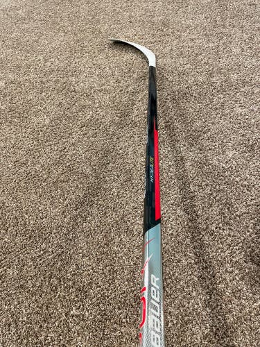 Intermediate Right Handed P92 Vapor Hyperlite Hockey Stick